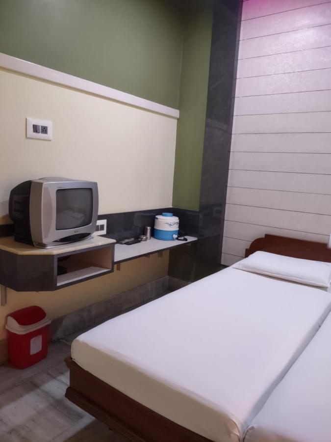 Krishna Lodge Tiruchirappalli エクステリア 写真