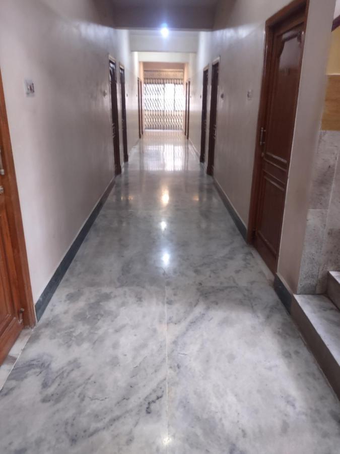 Krishna Lodge Tiruchirappalli エクステリア 写真