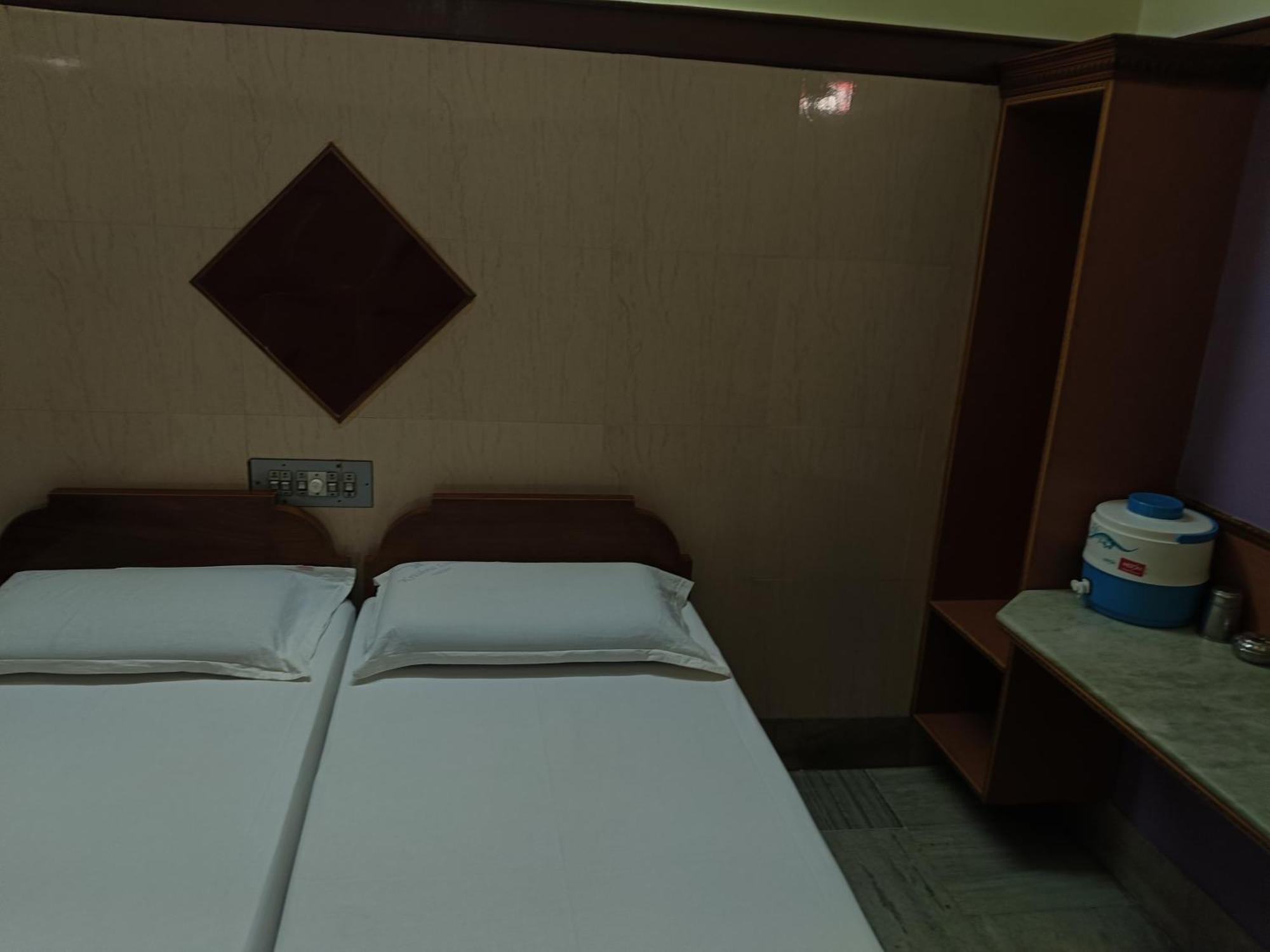 Krishna Lodge Tiruchirappalli エクステリア 写真
