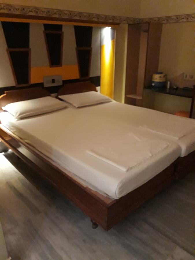 Krishna Lodge Tiruchirappalli エクステリア 写真
