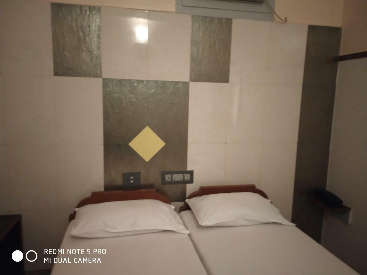 Krishna Lodge Tiruchirappalli エクステリア 写真