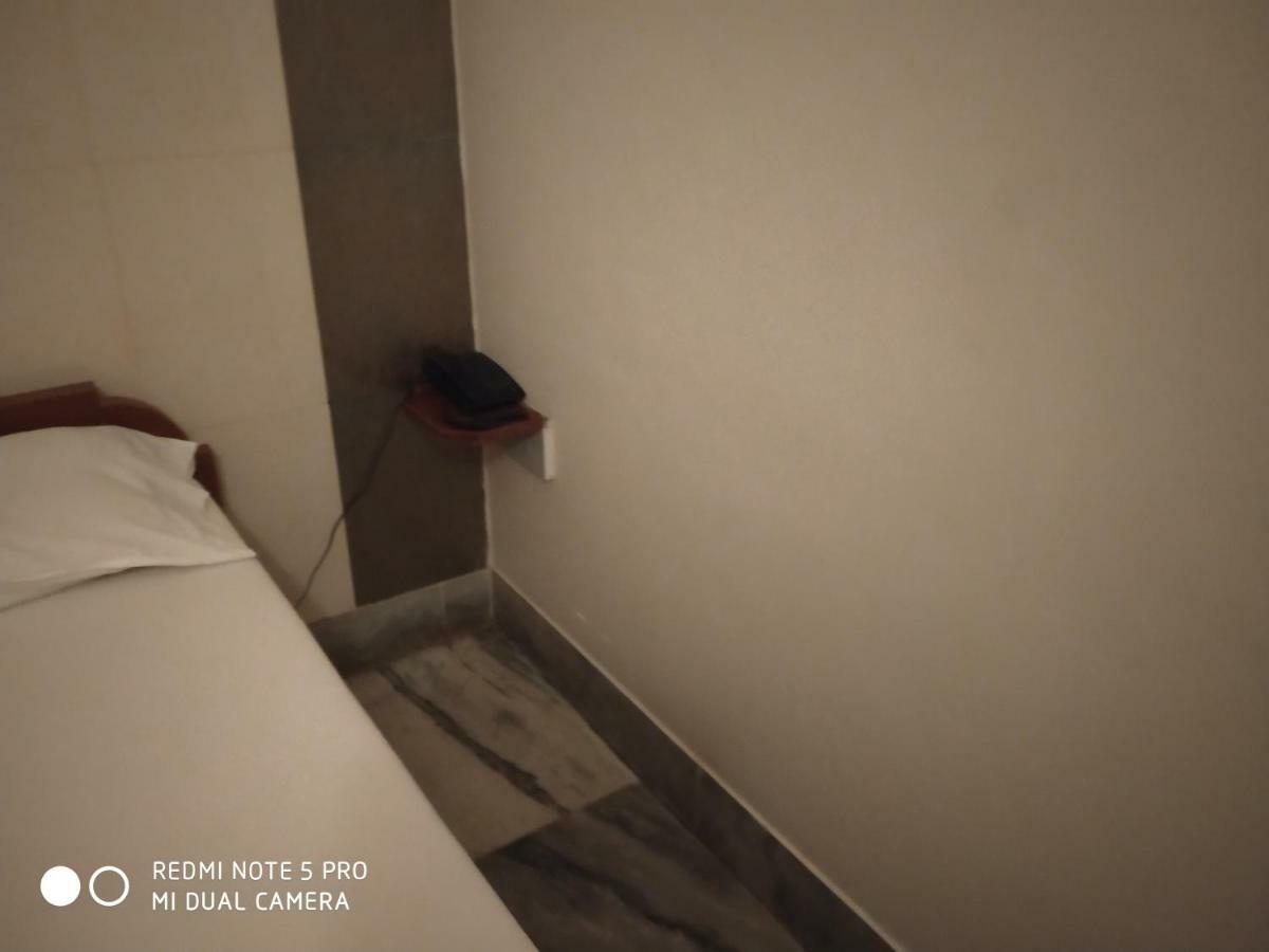 Krishna Lodge Tiruchirappalli エクステリア 写真