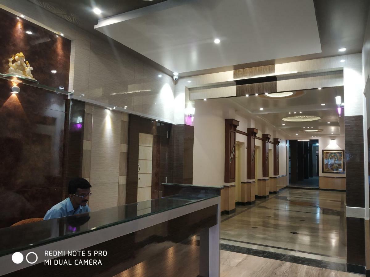 Krishna Lodge Tiruchirappalli エクステリア 写真