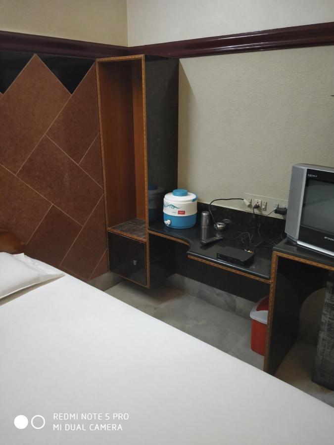 Krishna Lodge Tiruchirappalli エクステリア 写真