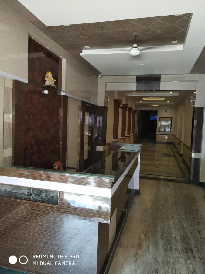 Krishna Lodge Tiruchirappalli エクステリア 写真